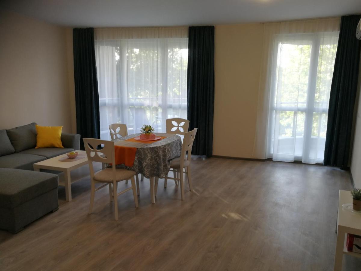 Donchevi Apartments Primorsko Esterno foto