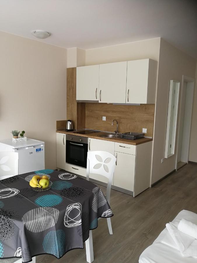 Donchevi Apartments Primorsko Esterno foto