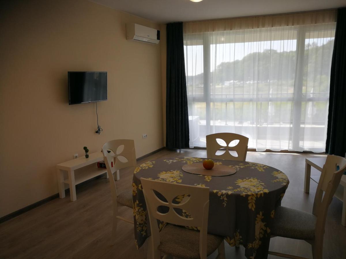 Donchevi Apartments Primorsko Esterno foto